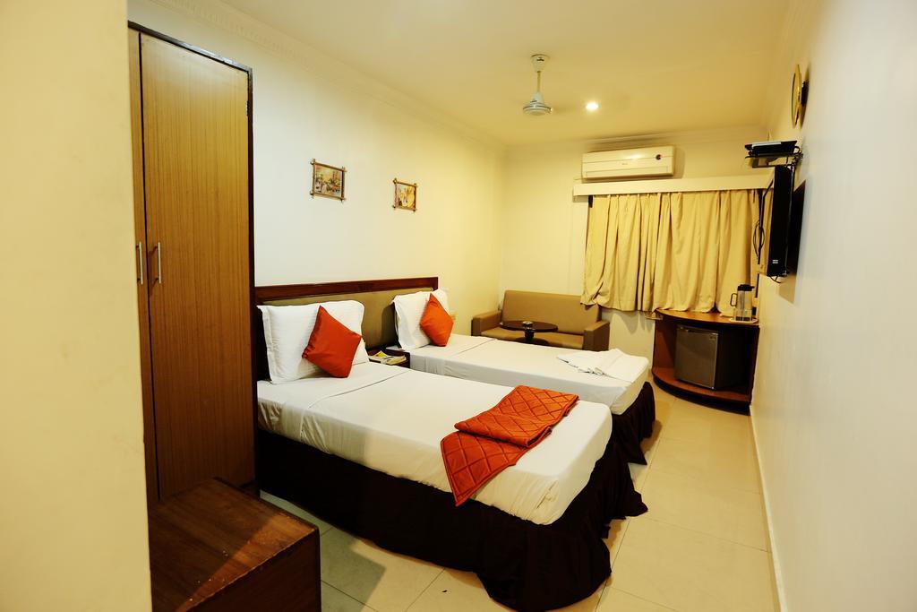 Sitara Paradise Hotel Hyderabad Exterior photo