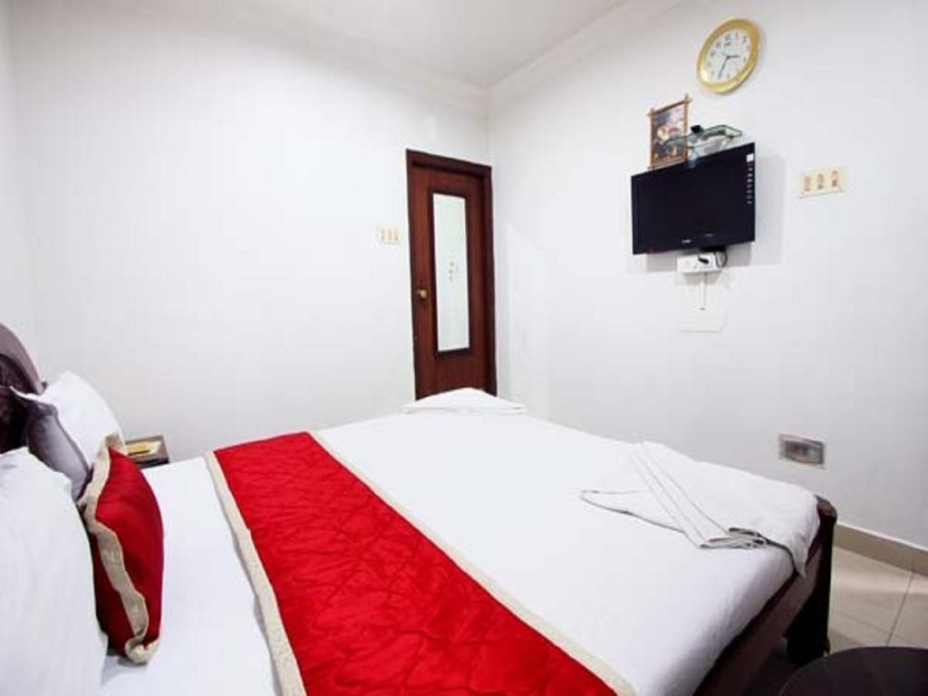 Sitara Paradise Hotel Hyderabad Room photo